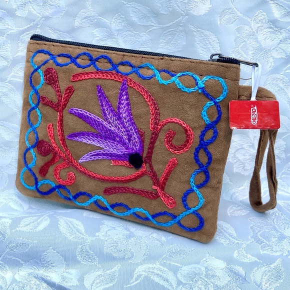 🌟 Embroidered Suede Card and Money Holder - New with Tags! 🌟 - Picture 1 of 3